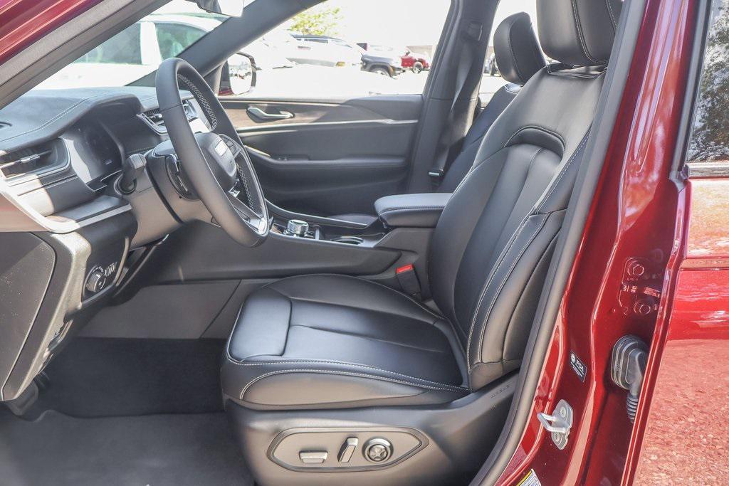 new 2025 Jeep Grand Cherokee car, priced at $46,225