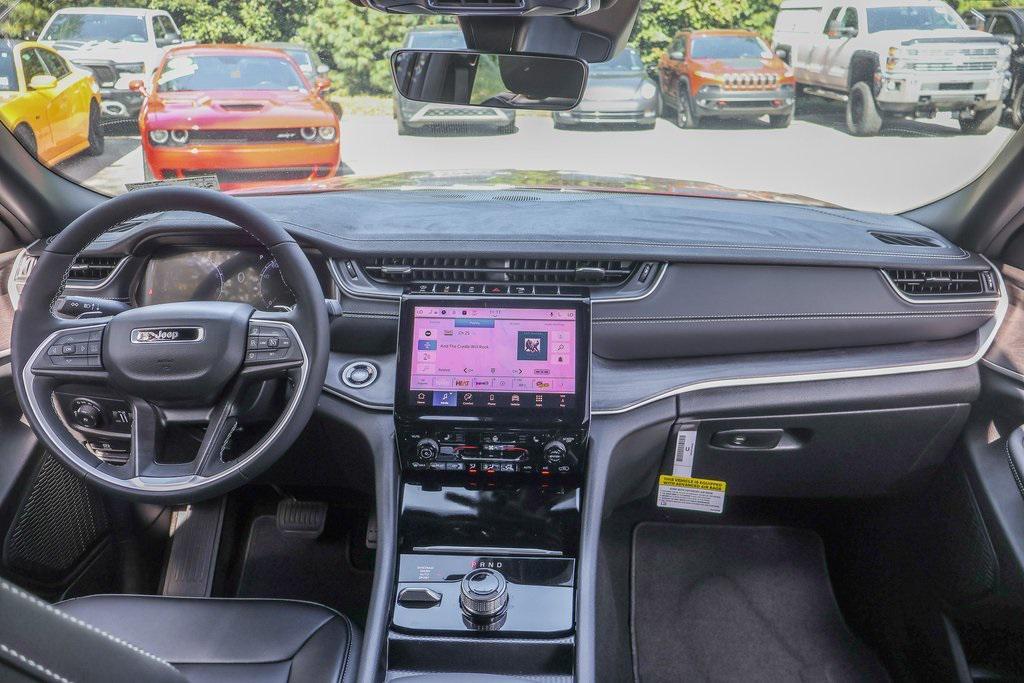 new 2025 Jeep Grand Cherokee car, priced at $46,225