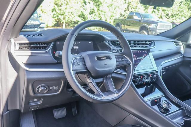 new 2025 Jeep Grand Cherokee car, priced at $44,675