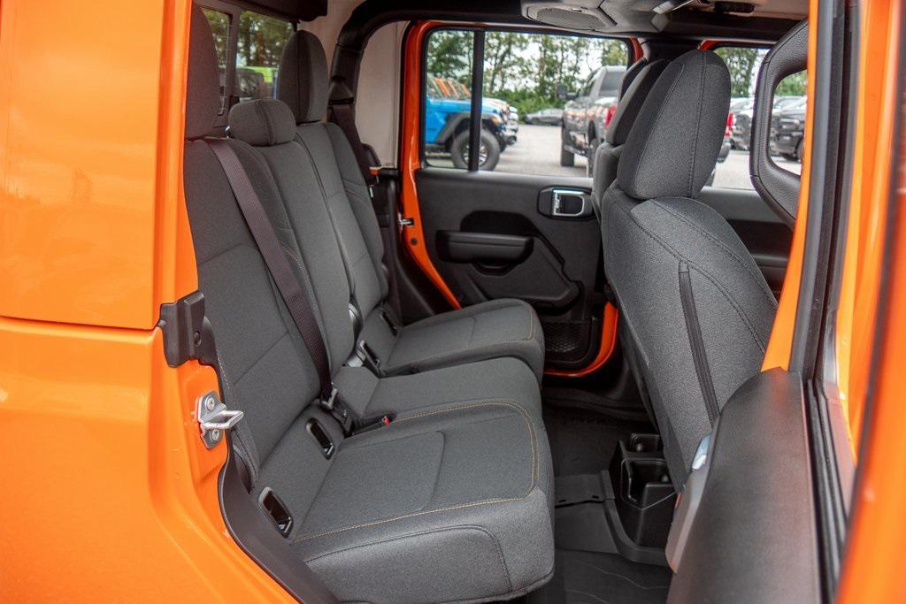 new 2025 Jeep Gladiator car, priced at $46,288
