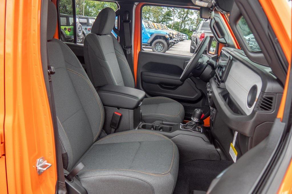 new 2025 Jeep Gladiator car, priced at $46,288