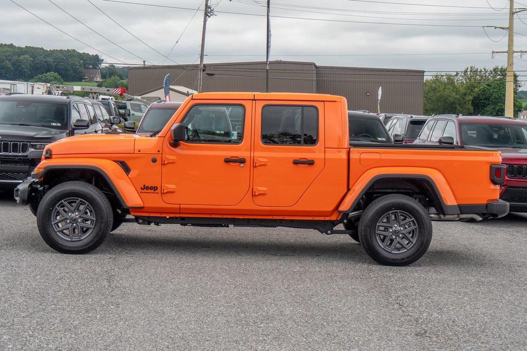 new 2025 Jeep Gladiator car, priced at $46,288