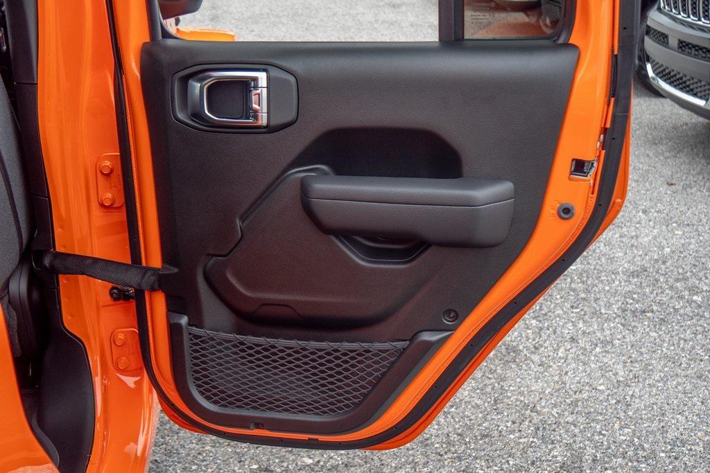 new 2025 Jeep Gladiator car, priced at $46,288