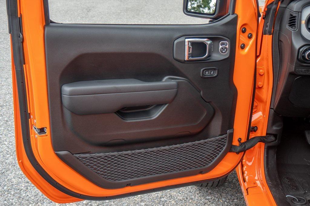 new 2025 Jeep Gladiator car, priced at $46,288