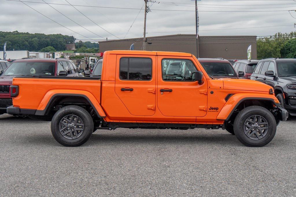 new 2025 Jeep Gladiator car, priced at $46,288