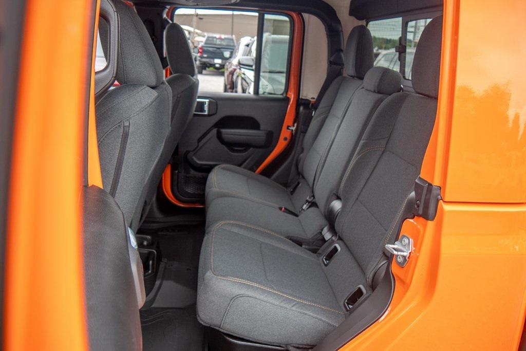 new 2025 Jeep Gladiator car, priced at $46,288