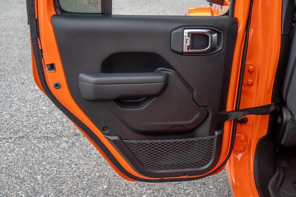 new 2025 Jeep Gladiator car, priced at $46,288