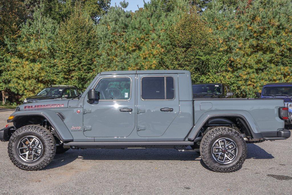 new 2025 Jeep Gladiator car, priced at $59,475