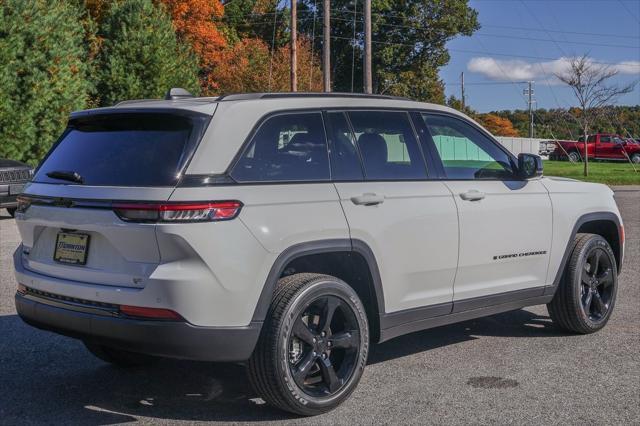 new 2025 Jeep Grand Cherokee car, priced at $44,080