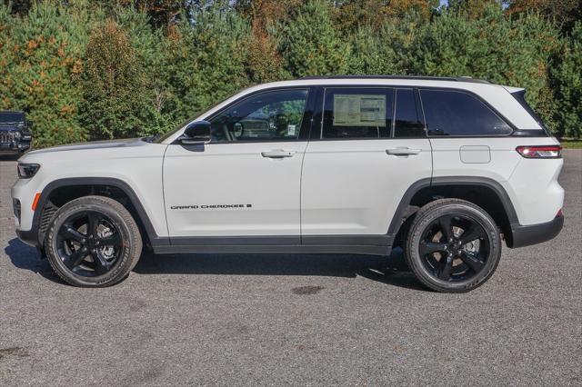 new 2025 Jeep Grand Cherokee car, priced at $44,080