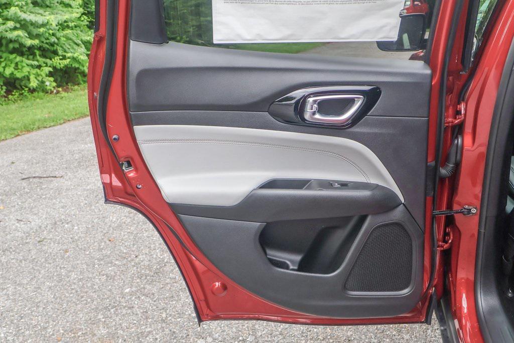 new 2025 Jeep Compass car, priced at $30,657