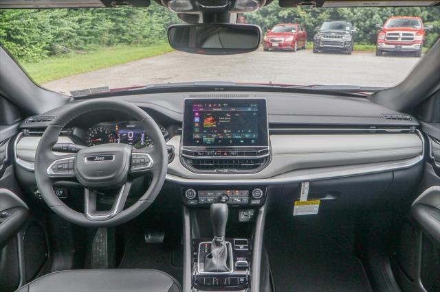 new 2025 Jeep Compass car, priced at $30,900