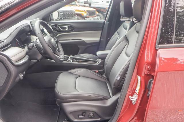 new 2025 Jeep Compass car, priced at $30,900