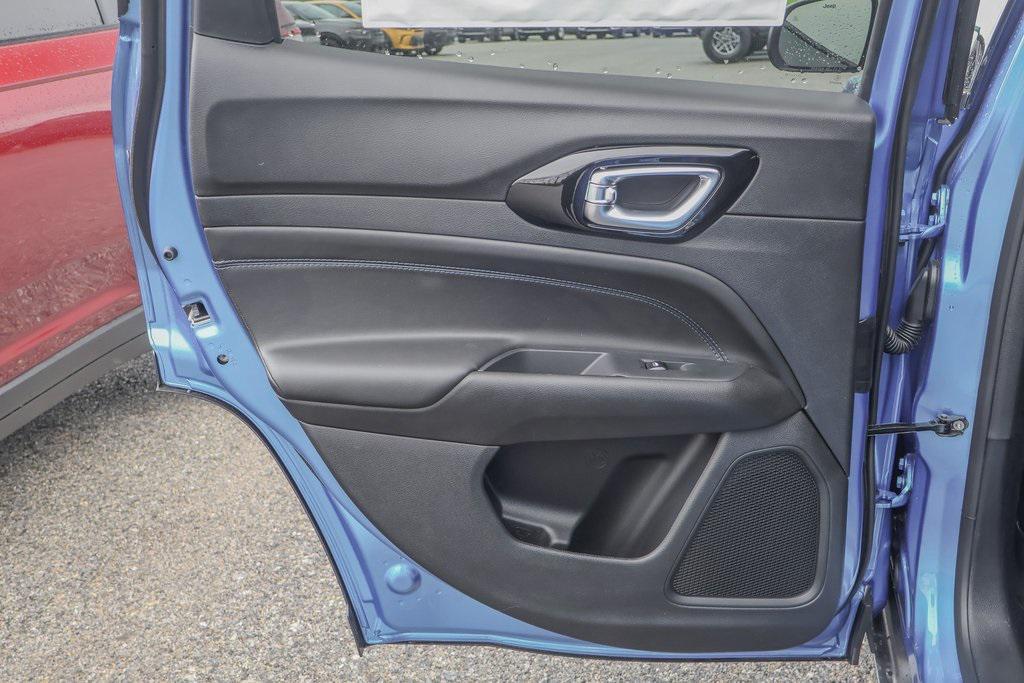 new 2025 Jeep Compass car, priced at $28,589