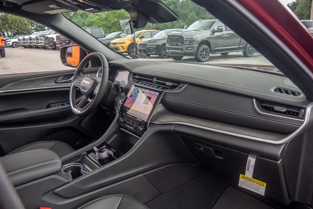 new 2025 Jeep Grand Cherokee car, priced at $44,449