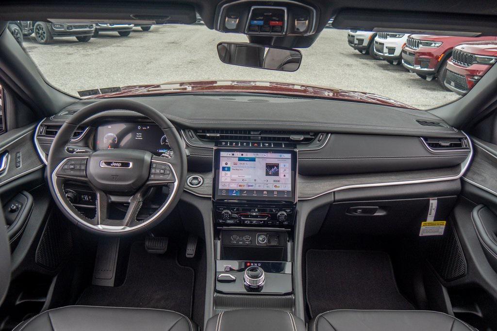new 2025 Jeep Grand Cherokee car, priced at $44,449