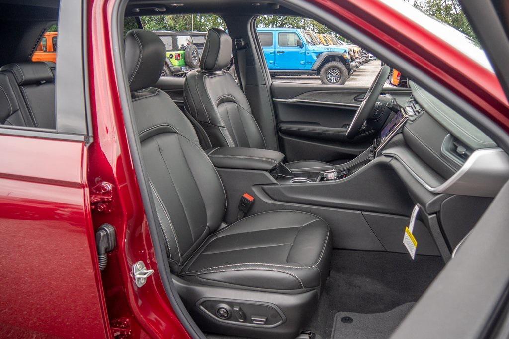 new 2025 Jeep Grand Cherokee car, priced at $44,449