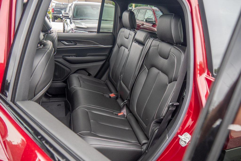 new 2025 Jeep Grand Cherokee car, priced at $44,449