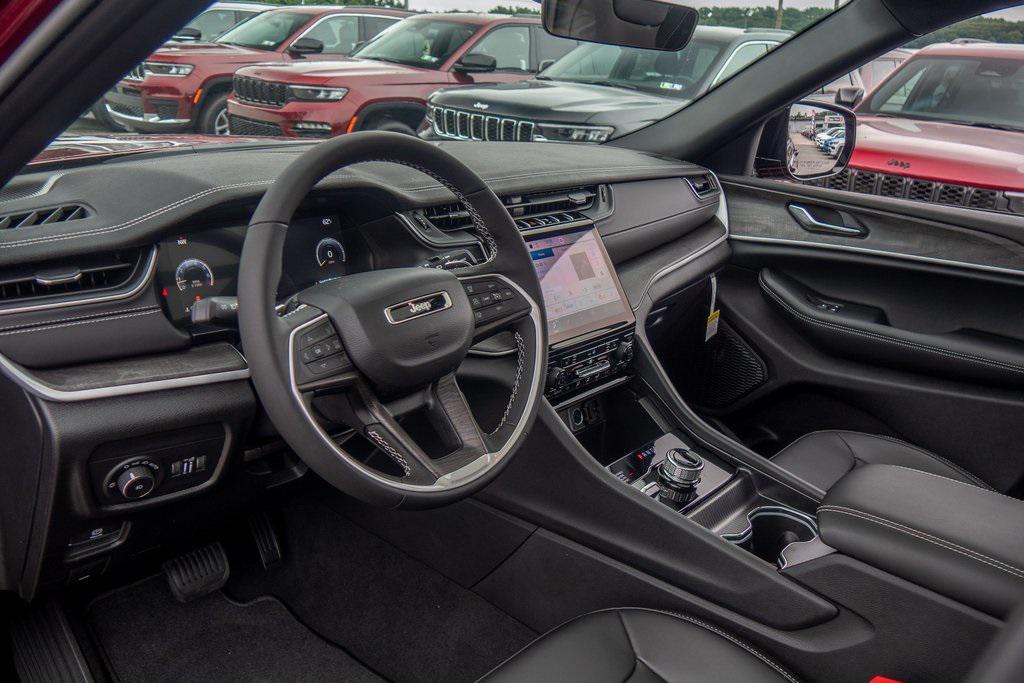 new 2025 Jeep Grand Cherokee car, priced at $44,449