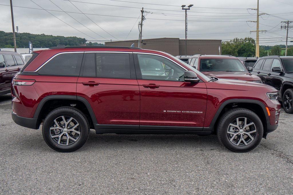 new 2025 Jeep Grand Cherokee car, priced at $44,449