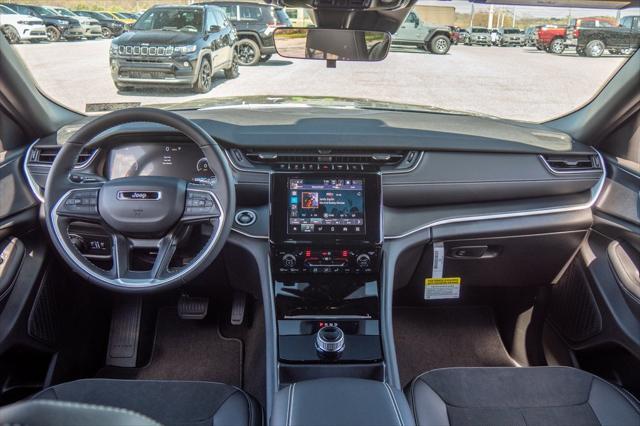 new 2025 Jeep Grand Cherokee car, priced at $43,884