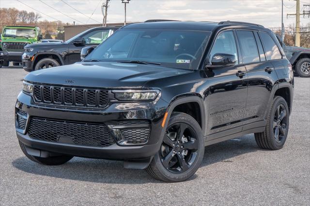 new 2025 Jeep Grand Cherokee car, priced at $43,884