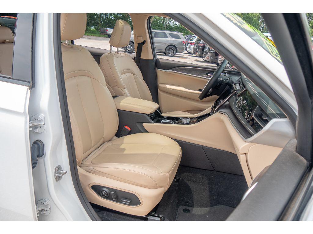 used 2022 Jeep Grand Cherokee L car, priced at $35,955