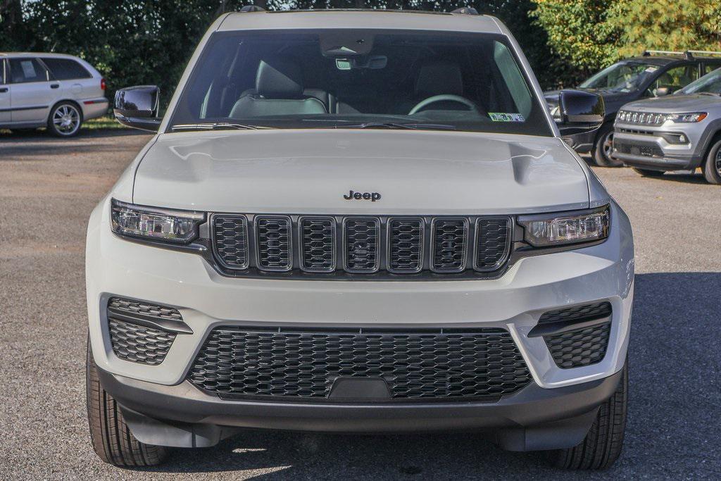 new 2025 Jeep Grand Cherokee car, priced at $42,311