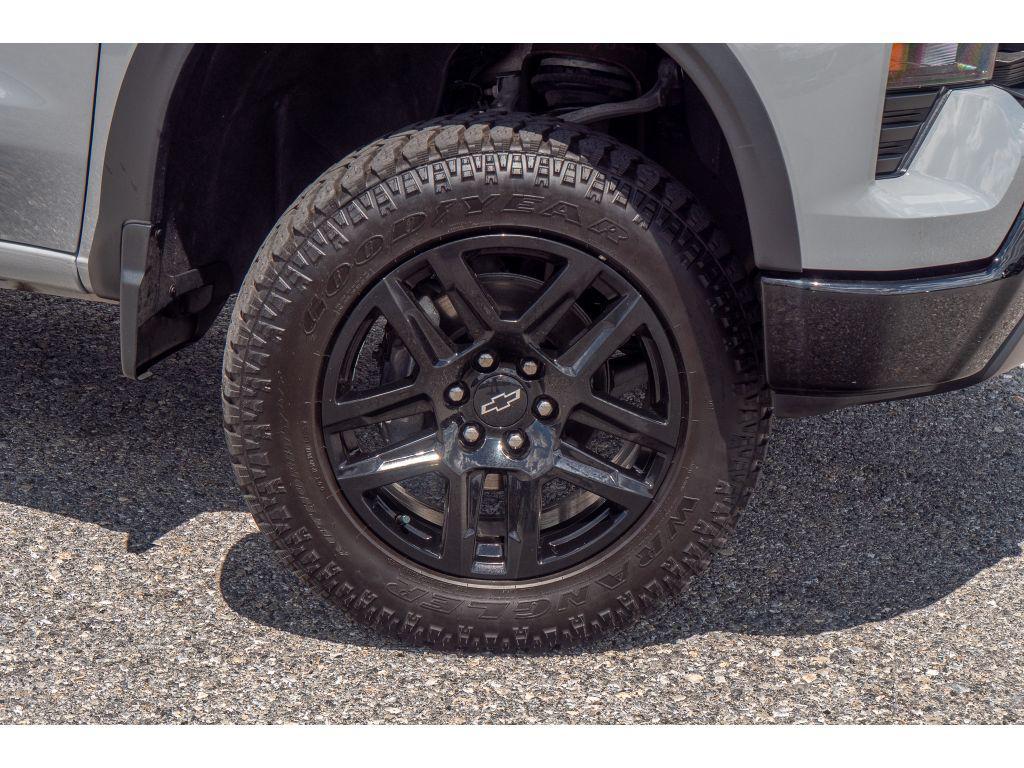 used 2024 Chevrolet Silverado 1500 car, priced at $43,999