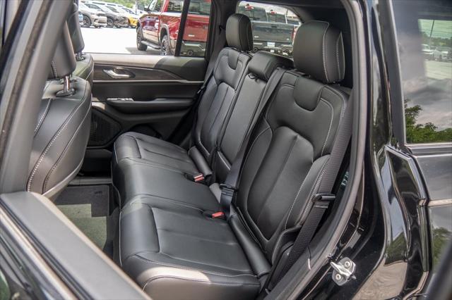 new 2025 Jeep Grand Cherokee car, priced at $46,939