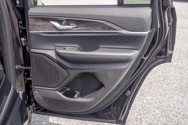 new 2025 Jeep Grand Cherokee car, priced at $46,939