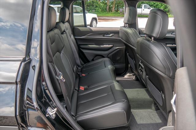 new 2025 Jeep Grand Cherokee car, priced at $46,939