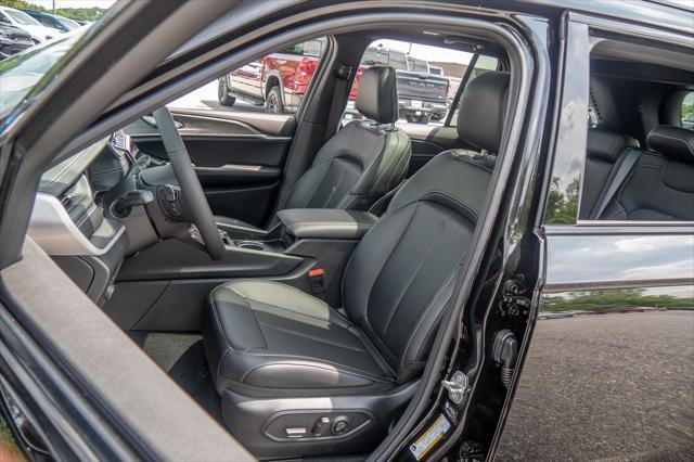 new 2025 Jeep Grand Cherokee car, priced at $46,939