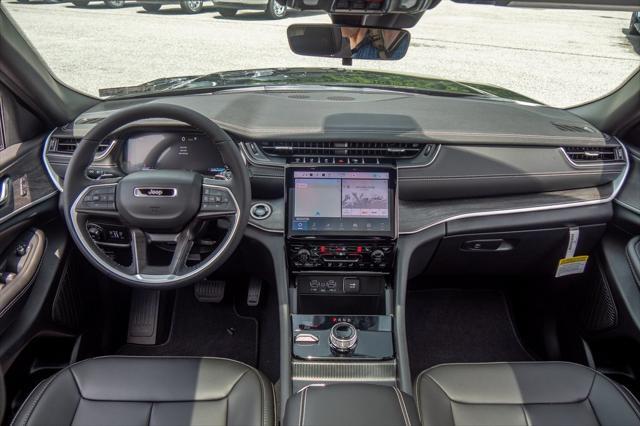 new 2025 Jeep Grand Cherokee car, priced at $46,939
