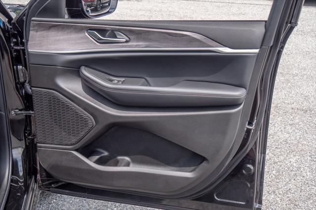 new 2025 Jeep Grand Cherokee car, priced at $46,939