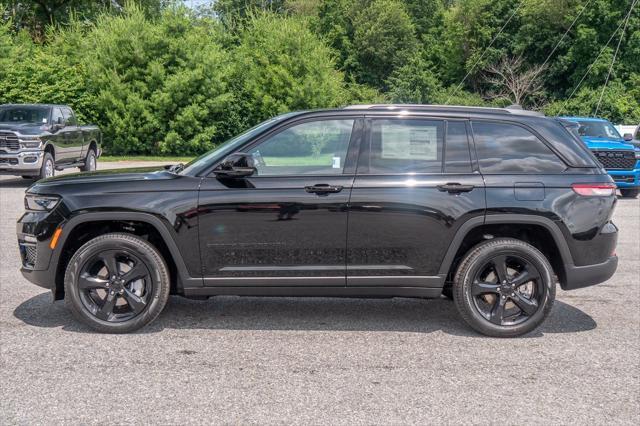 new 2025 Jeep Grand Cherokee car, priced at $46,939