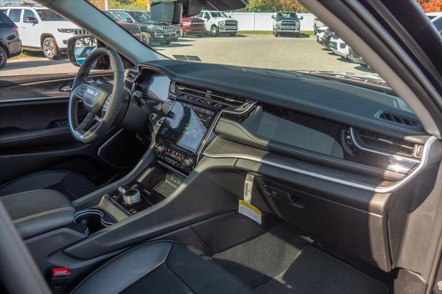 new 2024 Jeep Grand Cherokee car, priced at $45,450