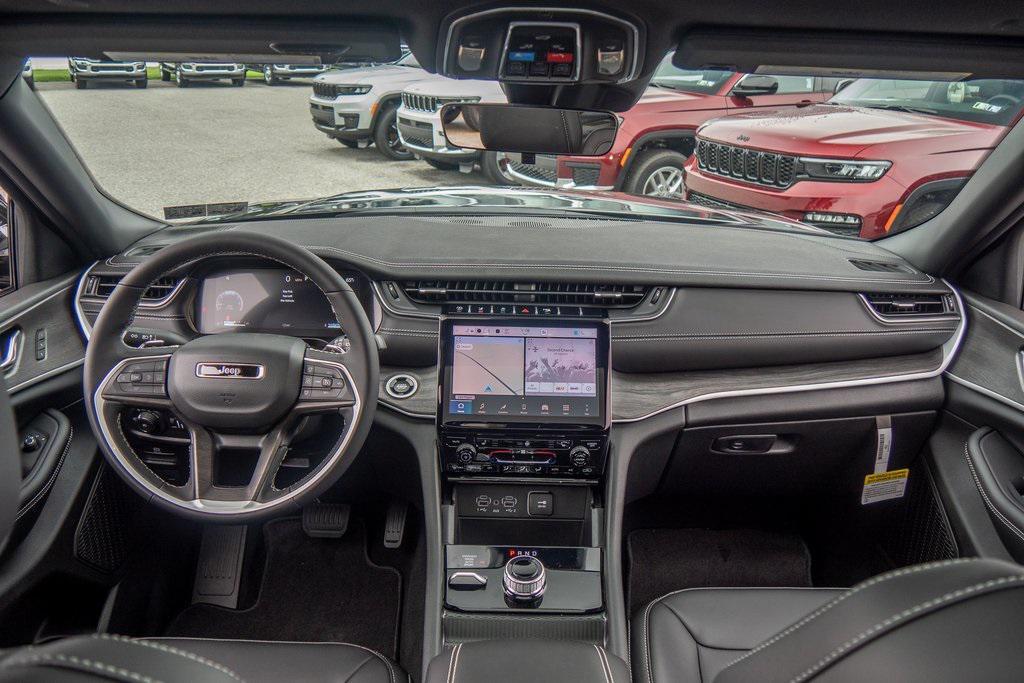 new 2025 Jeep Grand Cherokee car, priced at $46,028