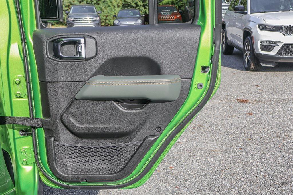 new 2025 Jeep Gladiator car, priced at $57,755