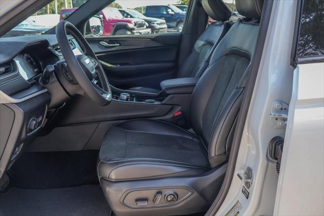 new 2024 Jeep Grand Cherokee L car, priced at $43,995