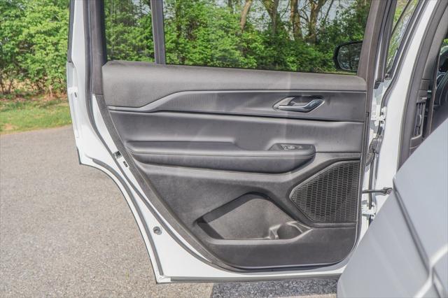new 2024 Jeep Grand Cherokee L car, priced at $42,750