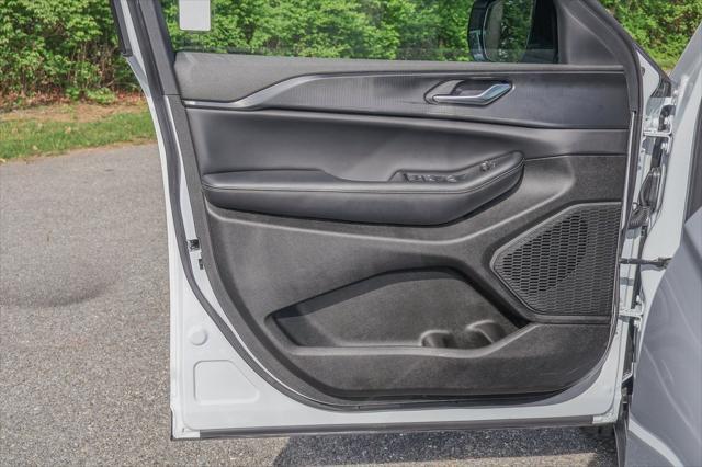 new 2024 Jeep Grand Cherokee L car, priced at $42,750