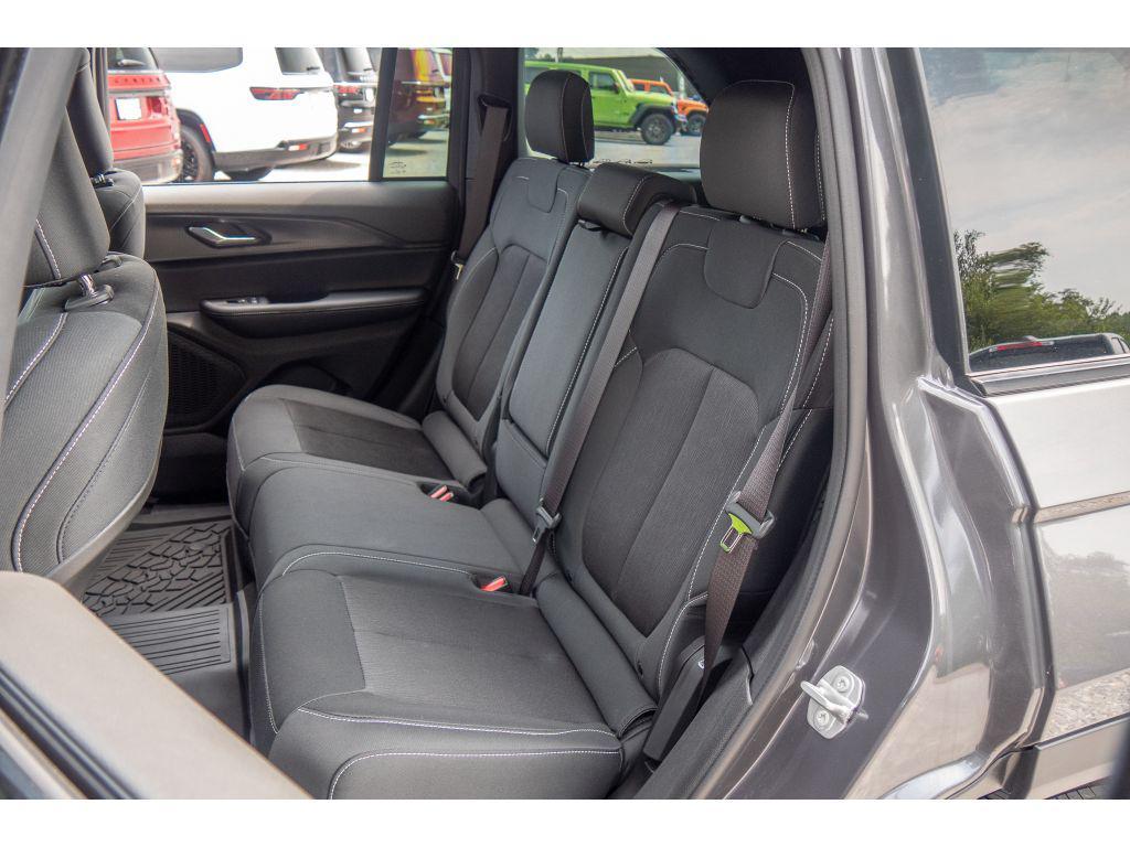 used 2025 Jeep Grand Cherokee car, priced at $35,999