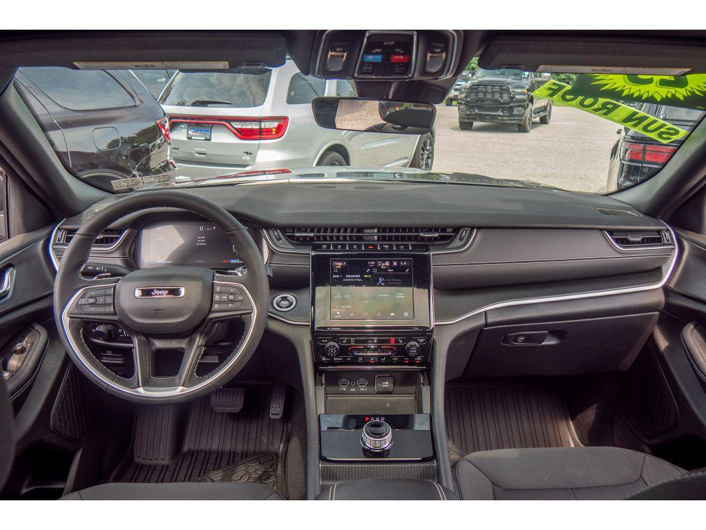 used 2025 Jeep Grand Cherokee car, priced at $35,999