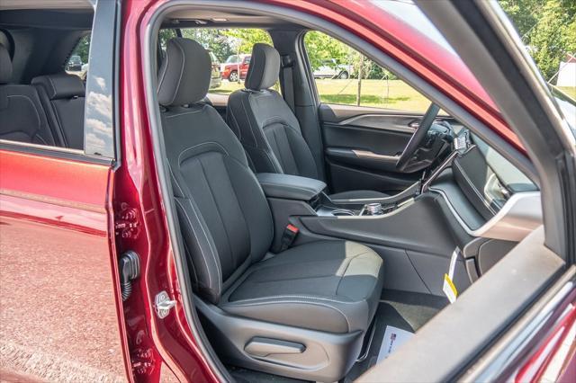 new 2024 Jeep Grand Cherokee car, priced at $35,782