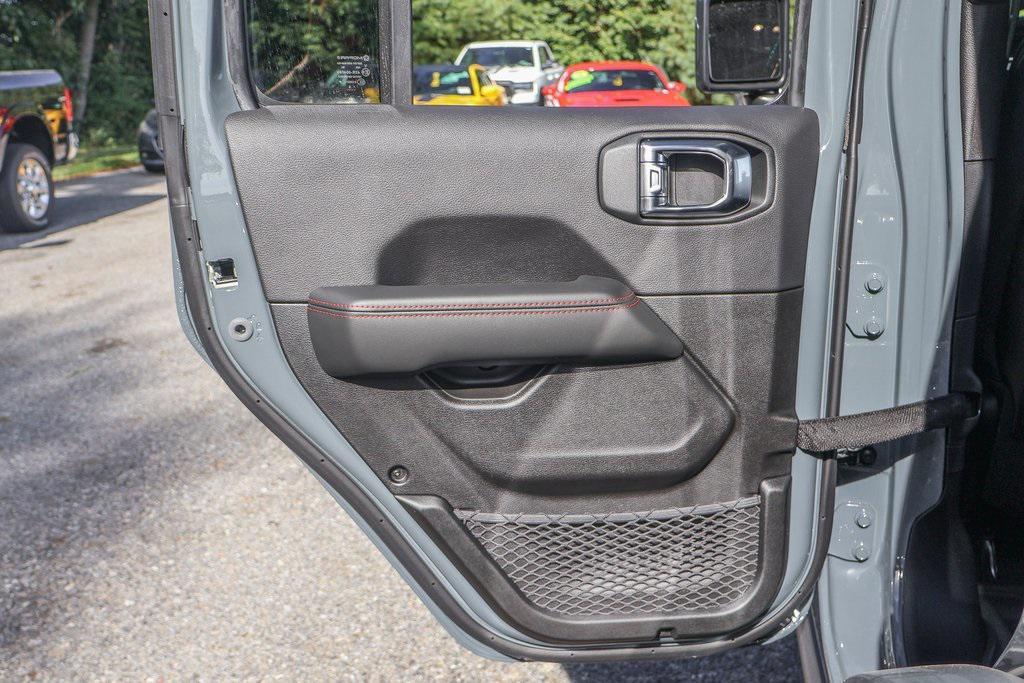 new 2025 Jeep Wrangler car, priced at $59,805