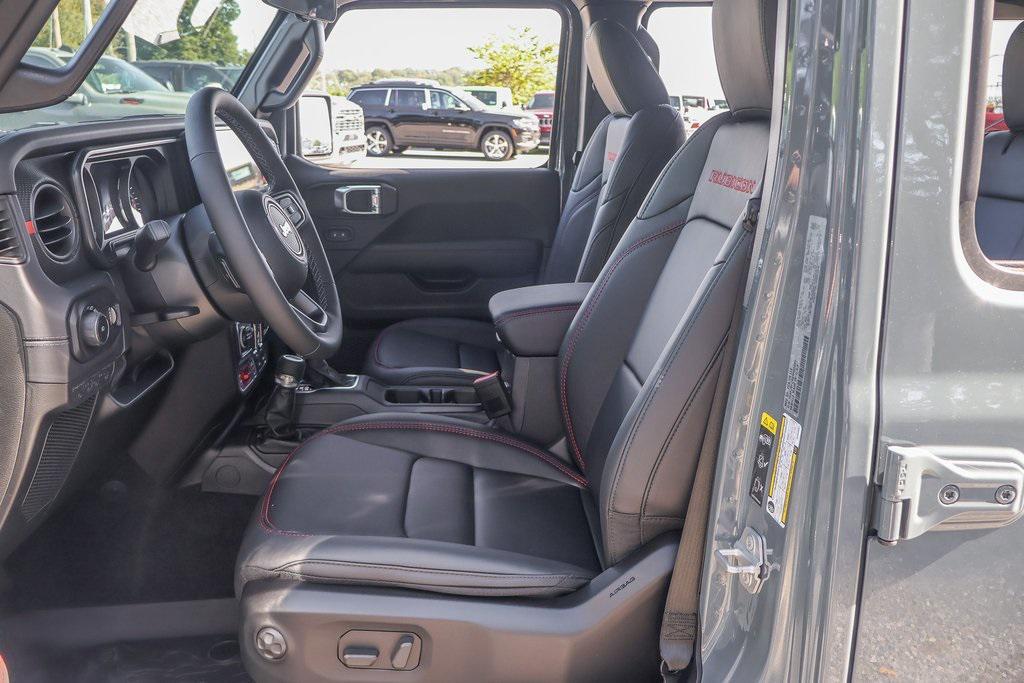 new 2025 Jeep Wrangler car, priced at $59,805