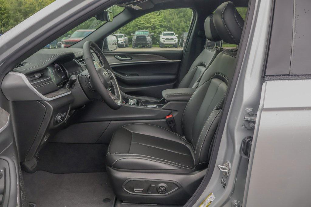 new 2025 Jeep Grand Cherokee L car, priced at $46,555