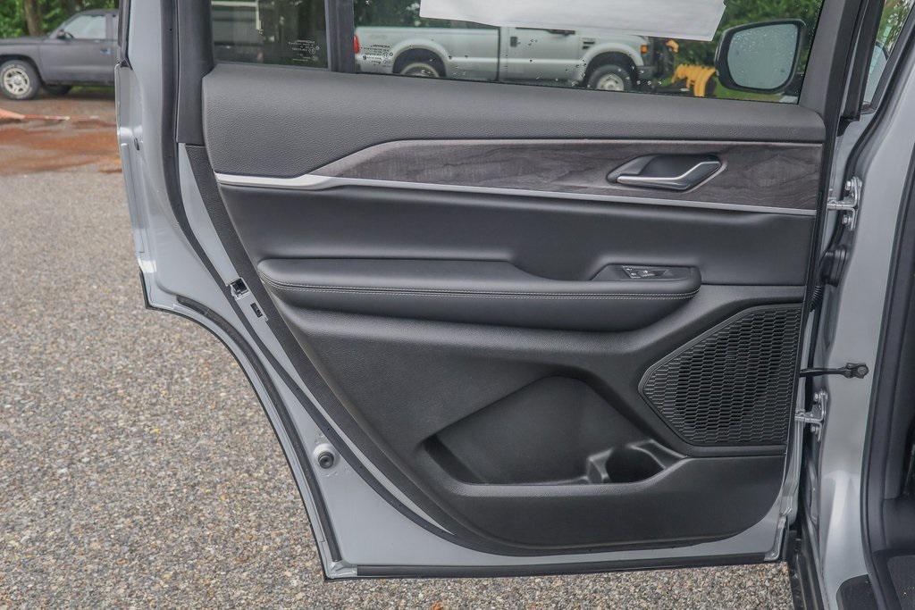 new 2025 Jeep Grand Cherokee L car, priced at $46,555