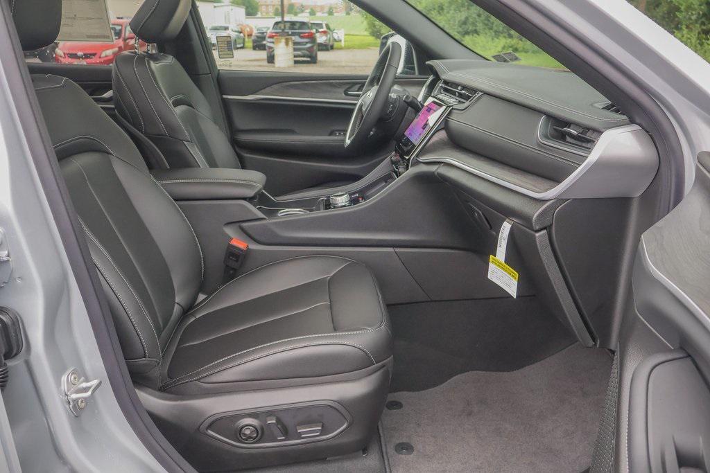new 2025 Jeep Grand Cherokee L car, priced at $46,555
